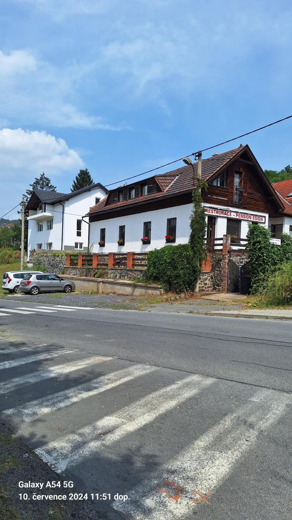 Pension Egida Řež エクステリア 写真